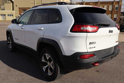 2018 Jeep Cherokee, $13995. Photo 4