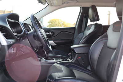 2018 Jeep Cherokee, $13995. Photo 5