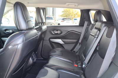 2018 Jeep Cherokee, $13995. Photo 6