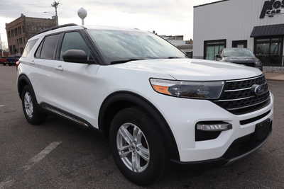 2021 Ford Explorer, $19995. Photo 2