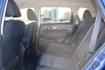 2017 Nissan Rogue, $10500. Photo 6