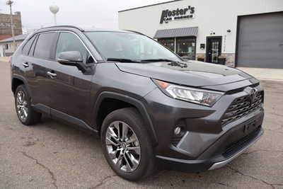 2020 Toyota RAV4, $24900. Photo 2