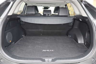2020 Toyota RAV4, $24900. Photo 10