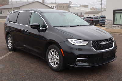 2023 Chrysler Pacifica, $21500. Photo 2