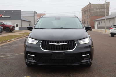 2023 Chrysler Pacifica, $21500. Photo 3