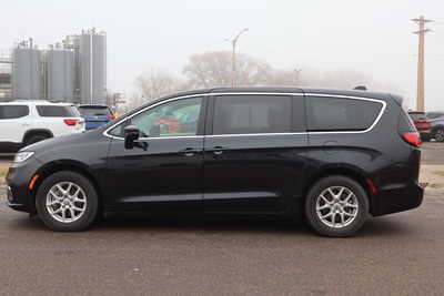 2023 Chrysler Pacifica, $21500. Photo 5