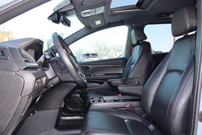 2023 Honda Odyssey, $28500. Photo 5