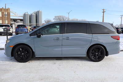 2023 Honda Odyssey, $28500. Photo 8