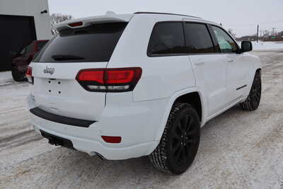 2018 Jeep Grand Cherokee, $15995. Photo 3