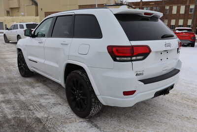 2018 Jeep Grand Cherokee, $15995. Photo 4