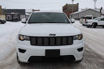 2018 Jeep Grand Cherokee, $15995. Photo 12