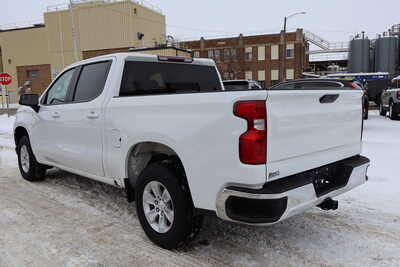 2022 Chevrolet 1500 Crew Cab, $21500. Photo 4