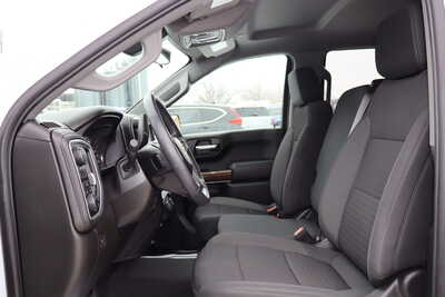 2022 Chevrolet 1500 Crew Cab, $21500. Photo 5