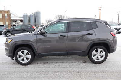2020 Jeep Compass, $13995. Photo 8
