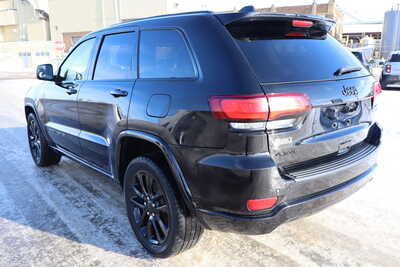2020 Jeep Grand Cherokee, $17500. Photo 4