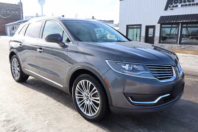 2017 Lincoln MKX, $13995. Photo 2