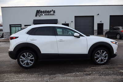 2023 Mazda CX-30, $17500. Photo 9