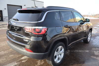 2020 Jeep Compass, $13995. Photo 3