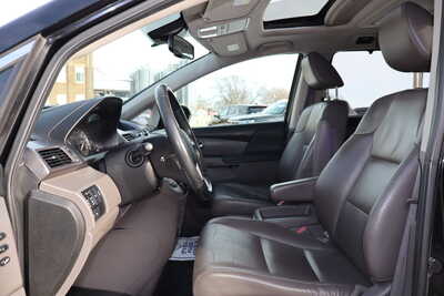 2016 Honda Odyssey, $15500. Photo 5