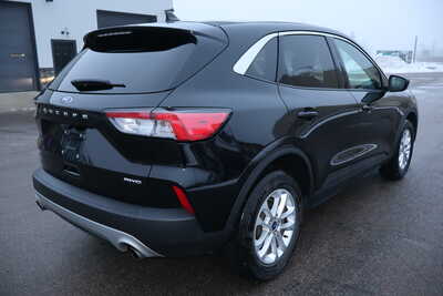 2022 Ford Escape, $11995. Photo 3