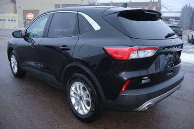 2022 Ford Escape, $11995. Photo 4