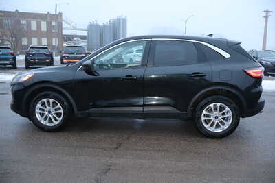 2022 Ford Escape, $11995. Photo 8