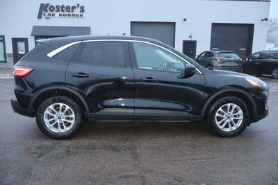 2022 Ford Escape, $11995. Photo 9