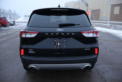 2022 Ford Escape, $11995. Photo 10