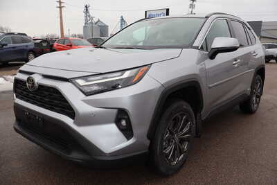 2025 Toyota RAV4, $31995. Photo 1