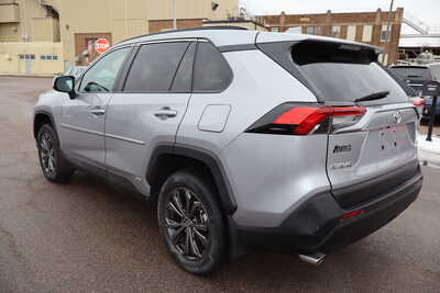 2025 Toyota RAV4, $31995. Photo 4