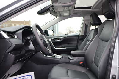 2025 Toyota RAV4, $31995. Photo 5