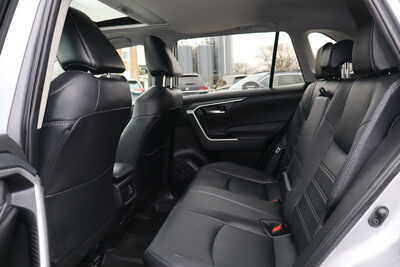 2025 Toyota RAV4, $31995. Photo 6