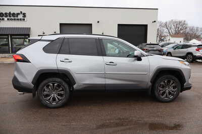 2025 Toyota RAV4, $31995. Photo 9