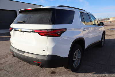 2022 Chevrolet Traverse, $21995. Photo 3