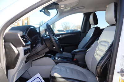2023 Ford Escape, $19995. Photo 5