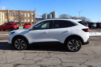 2023 Ford Escape, $19995. Photo 8