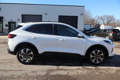 2023 Ford Escape, $19995. Photo 9