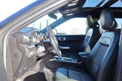 2021 Ford Explorer, $24900. Photo 5