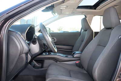 2021 Honda HR-V, $14500. Photo 5