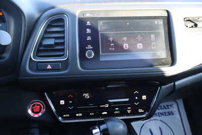 2021 Honda HR-V, $14500. Photo 12