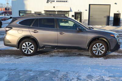 2021 Subaru Outback, $18500. Photo 4