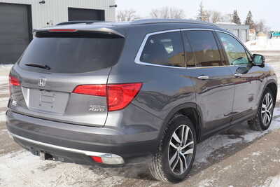 2018 Honda Pilot, $17500. Photo 5