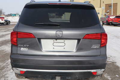 2018 Honda Pilot, $17500. Photo 6