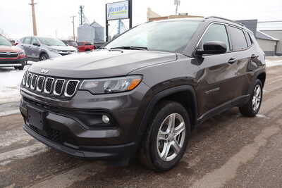 2023 Jeep Compass, $17995. Photo 1