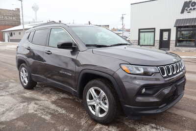 2023 Jeep Compass, $17995. Photo 2