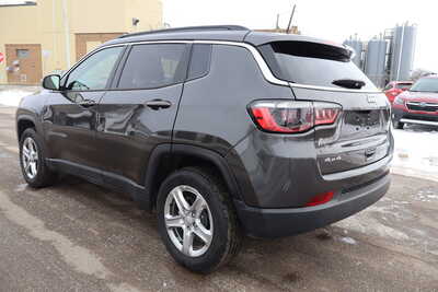 2023 Jeep Compass, $17995. Photo 4
