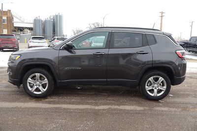 2023 Jeep Compass, $17995. Photo 8