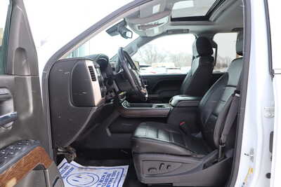 2017 GMC 1500 Crew Cab, $28995. Photo 5