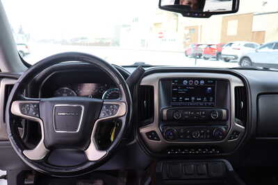 2017 GMC 1500 Crew Cab, $28995. Photo 7