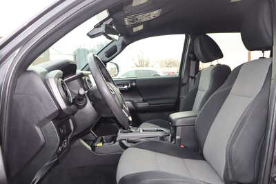 2022 Toyota Tacoma, $31995. Photo 5